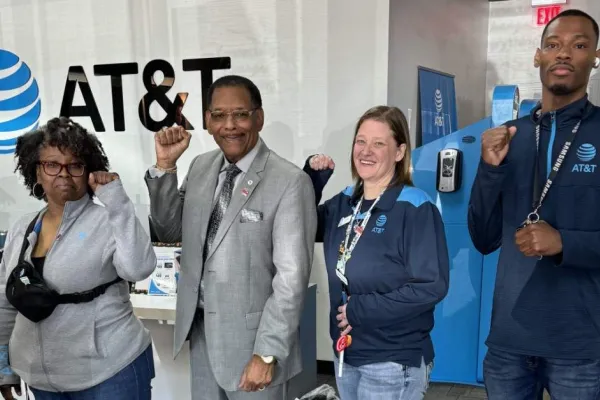 Claude Visits AT&T Mobility CWAers